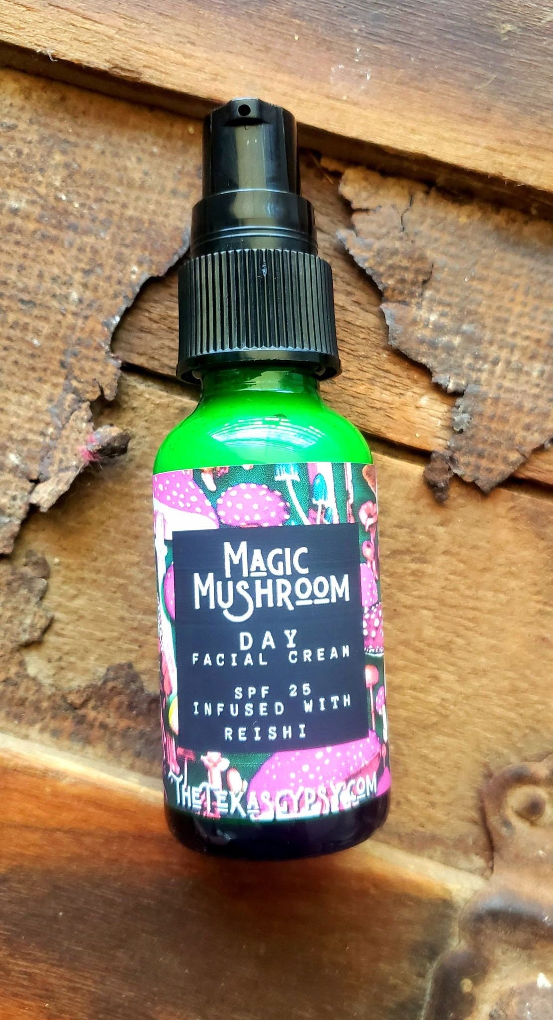 Magic Mushroom Day Facial Cream SPF 25